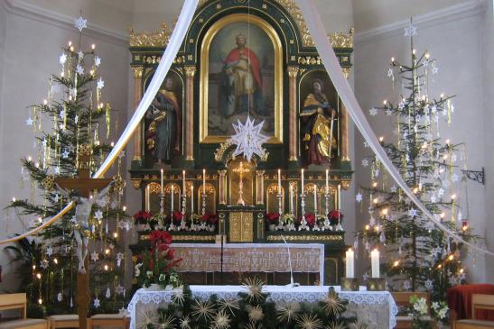 Hochaltar der Pfarrkirche St. Wenzeslaus an Weihnachten (Bildquelle: Scharnagl Konrad)